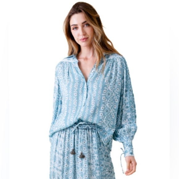 Omika Sierra Blouse in Indore Sky - Picture 1 of 5
